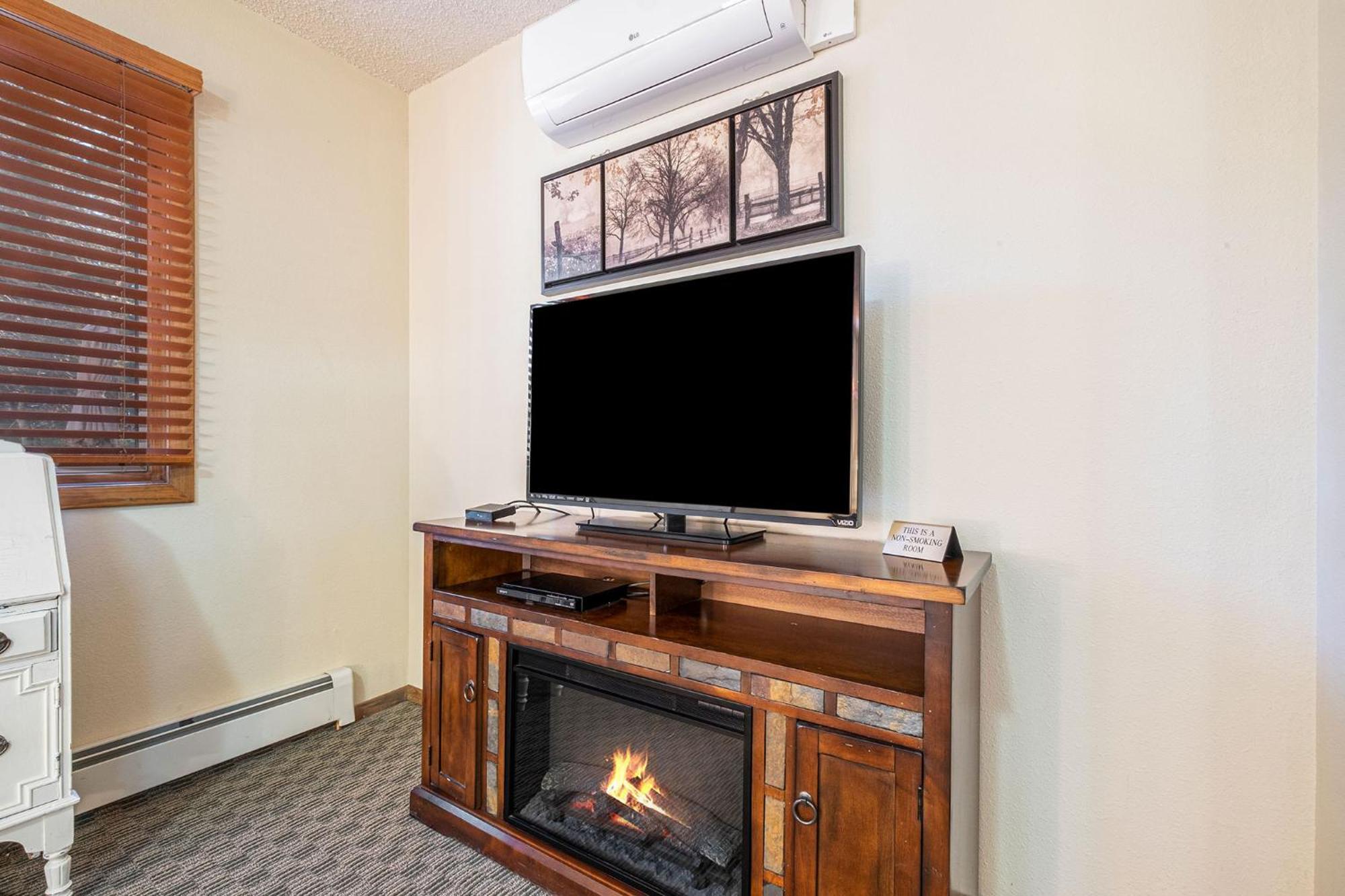 Boulder Brook On Fall River Estes Park Room photo