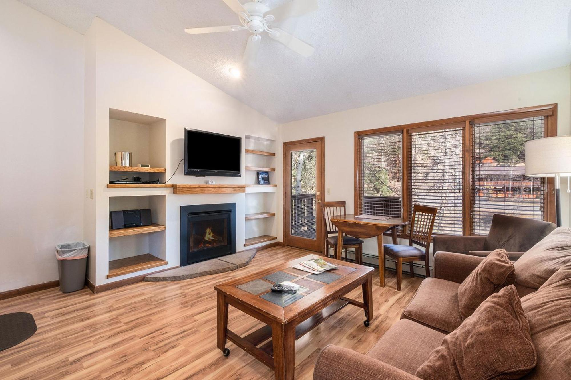 Boulder Brook On Fall River Estes Park Room photo